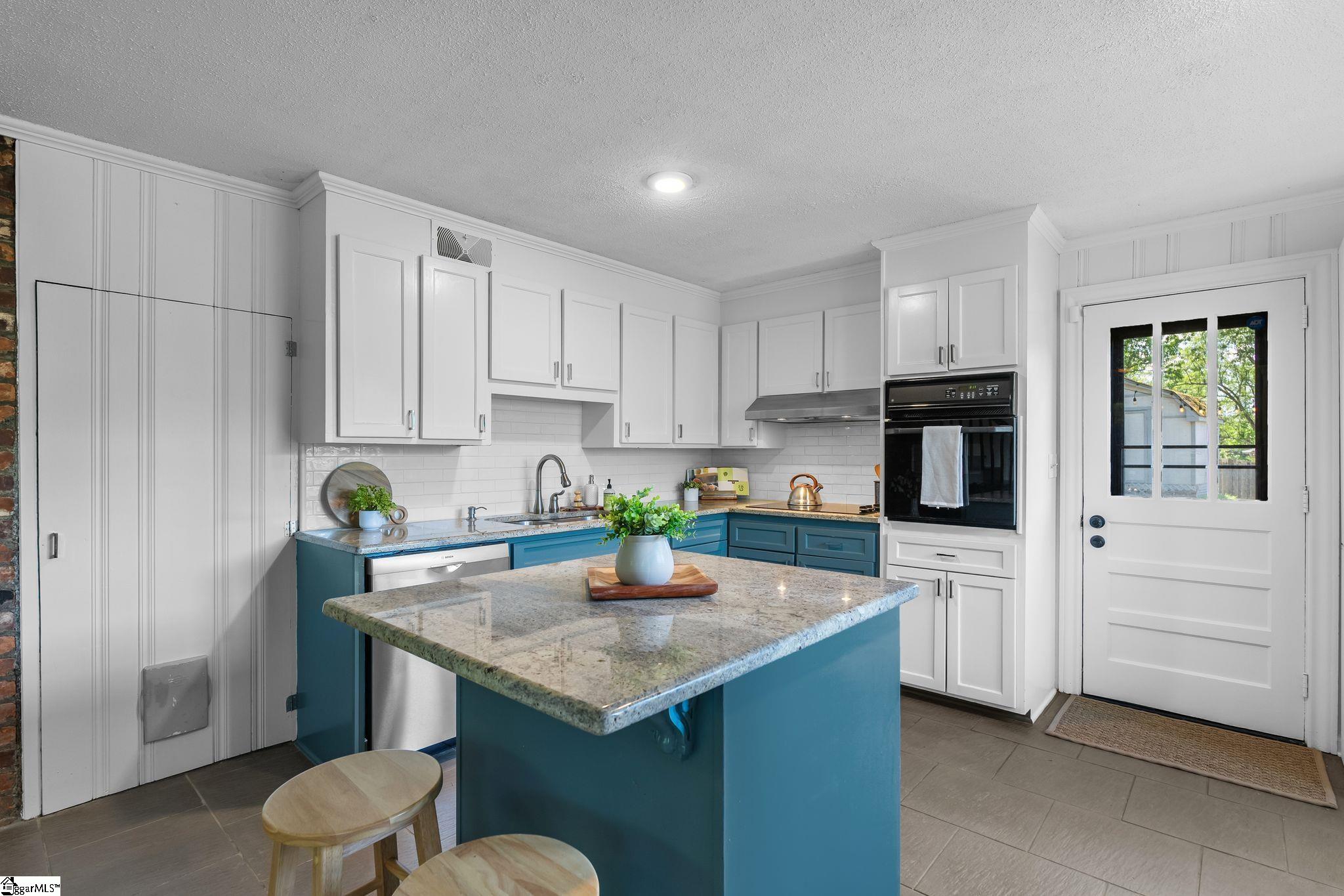 192 Keith Drive Greenville, SC 29607 - Photo 2 of 42