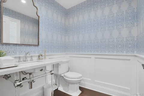 $1,799,000 | 5 Butternut Court, Dix Hills, NY 11746