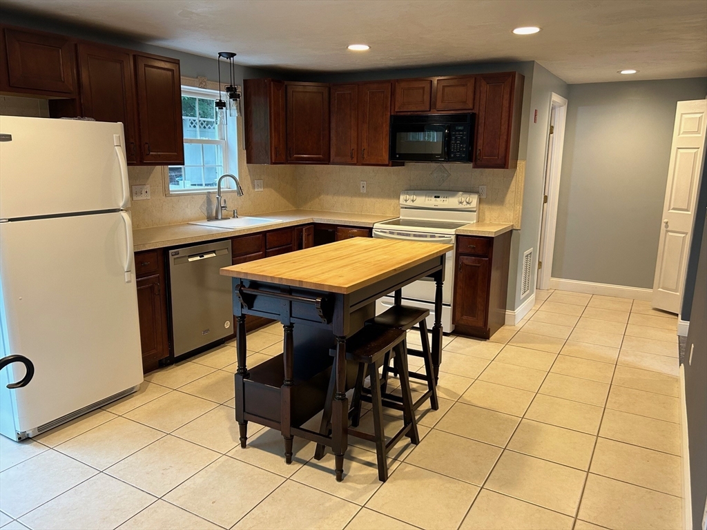 9 A Ansonia Road, Unit 9A Worcester, MA 01605 - Photo 5 of 12