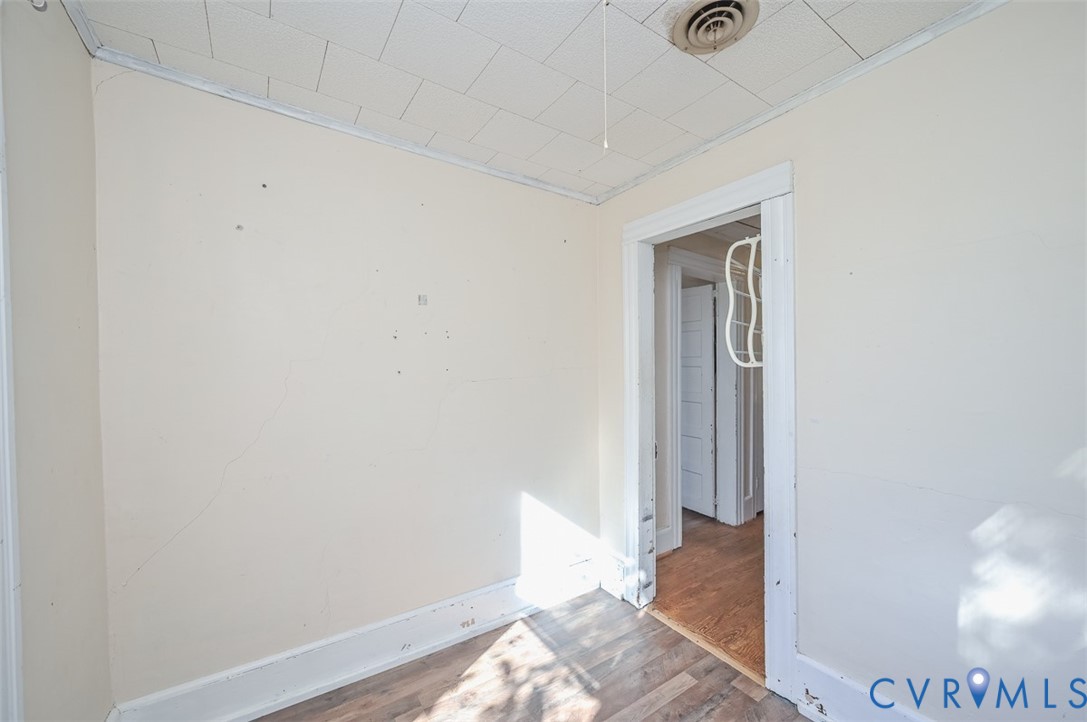 17519 New Baltimore Road Milford, VA 22514 - Photo 20 of 38 a view of a room with wooden floor