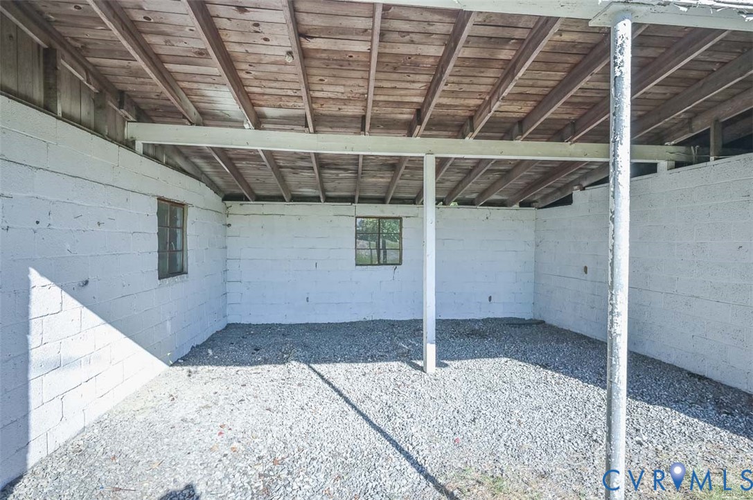 17519 New Baltimore Road Milford, VA 22514 - Photo 35 of 38 a view of a garage