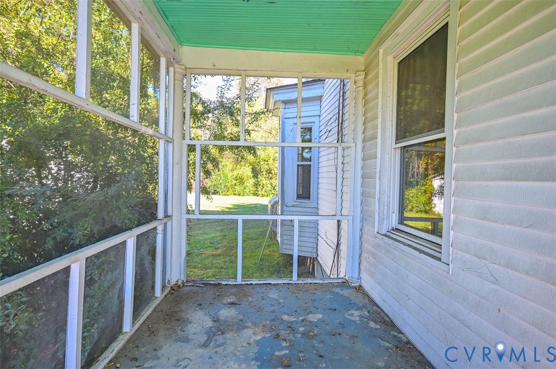 17519 New Baltimore Road Milford, VA 22514 - Photo 6 of 38