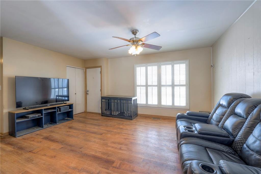 402 Prairie Lane Belton, MO 64012 - Photo 6 of 26