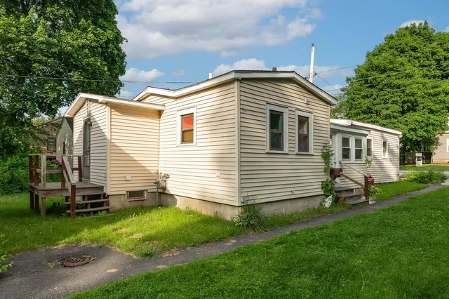 $478,000 | 3 Dodge Street, Rochester, NH 03867