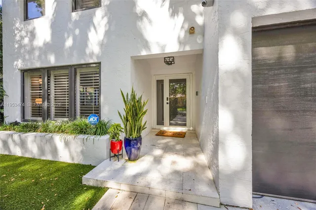 $12,000 | 1117 Alberca Street, Coral Gables, FL 33134