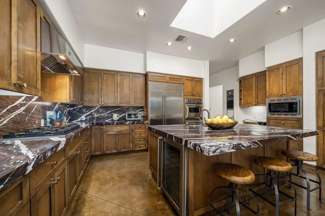 $2,580,000 | 103 Waterford Circle, Rancho Mirage, CA 92270