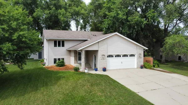 $389,000 | 210 Ridgecrest Drive, Cannon Falls, MN 55009