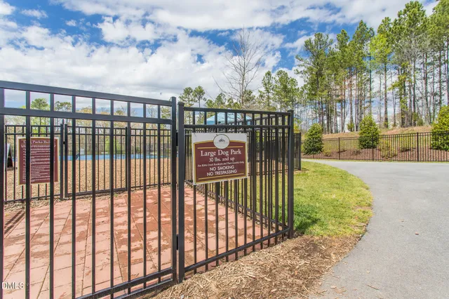 a view of a tennis court