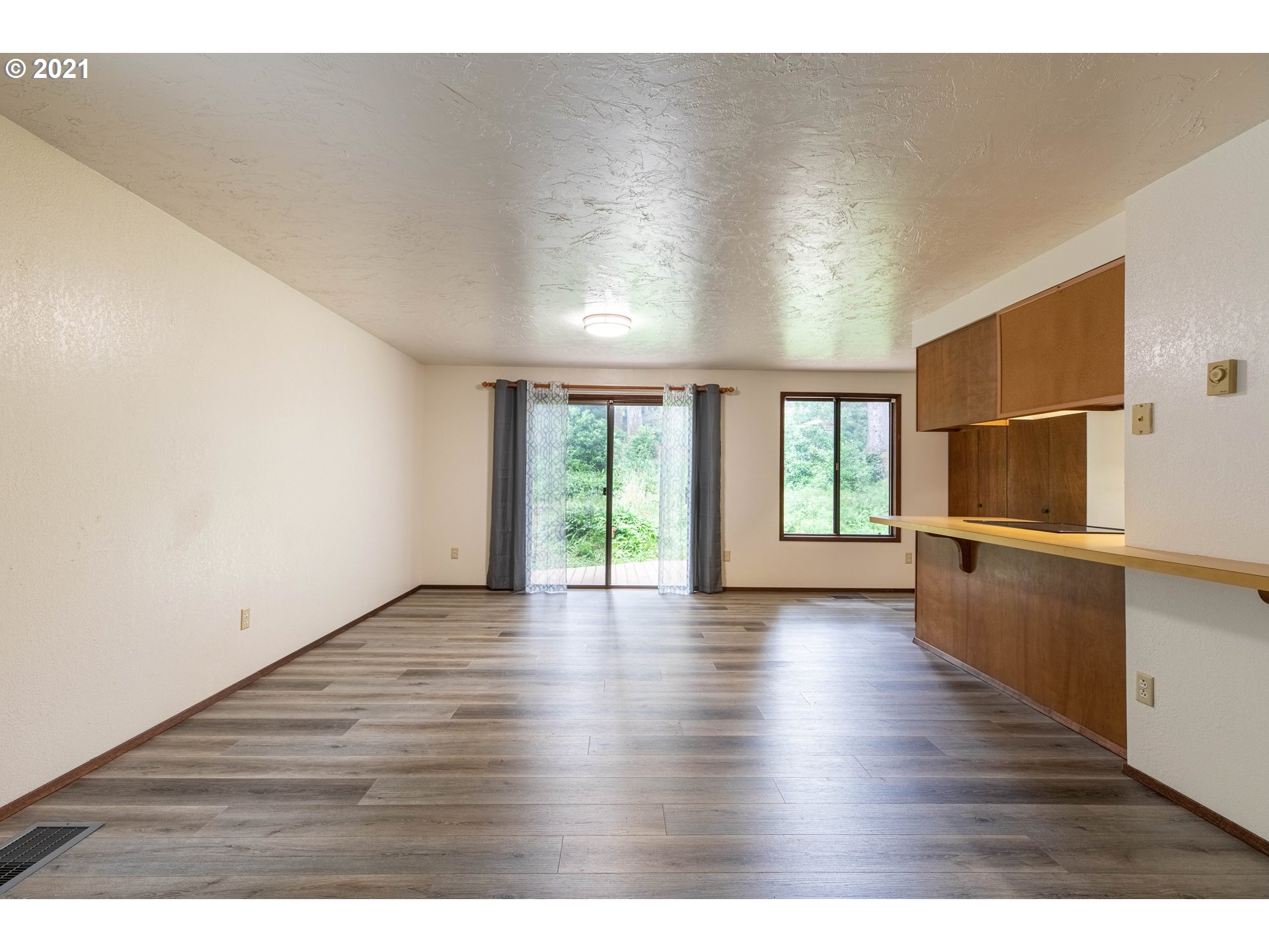 1425 Compass Circle Coos Bay, OR 97420 - Photo 17 of 24 Gallery Image 17
