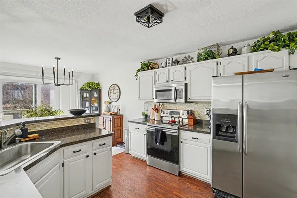 $328,500 | 4404 Willow View Court, Howell, MI 48843