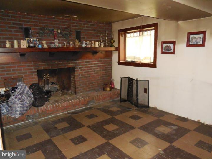 775 Lancing Road Woodbury, NJ 08096 - Photo 11 of 16 Family Room