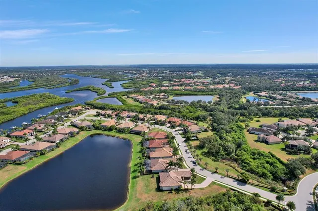 $995,000 | 610 Moorings Way, Bradenton, FL 34212