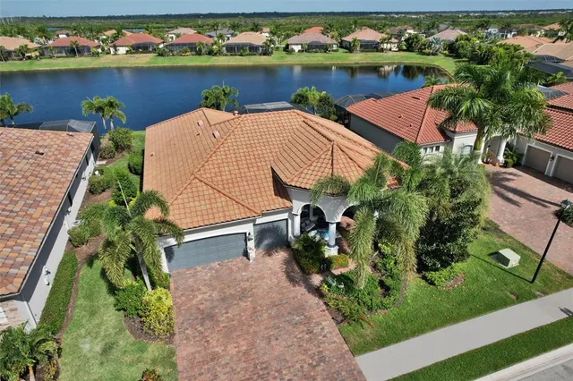 $995,000 | 610 Moorings Way, Bradenton, FL 34212