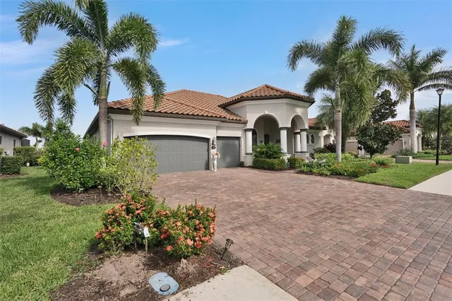 $995,000 | 610 Moorings Way, Bradenton, FL 34212