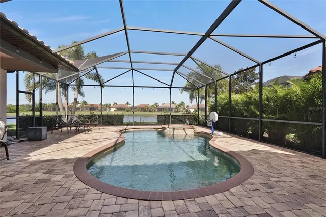 $995,000 | 610 Moorings Way, Bradenton, FL 34212