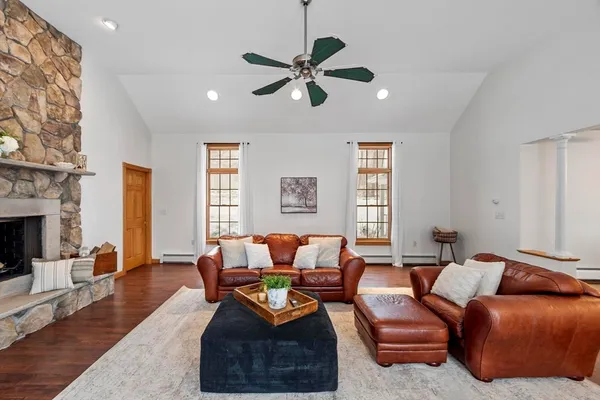 $989,900 | 260 Willow Avenue, Haverhill, MA 01835