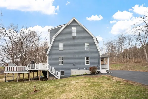 $989,900 | 260 Willow Avenue, Haverhill, MA 01835