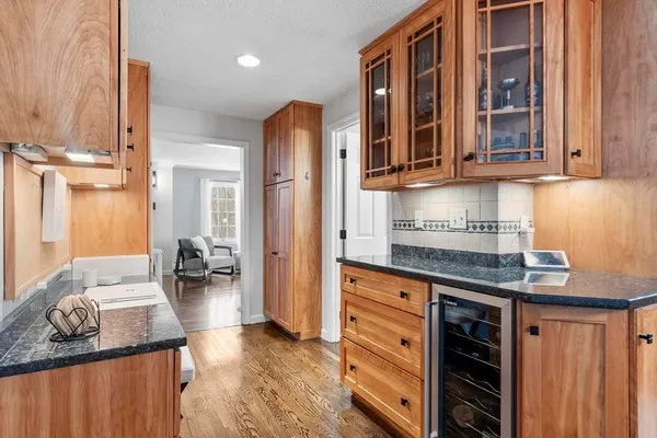 $989,900 | 260 Willow Avenue, Haverhill, MA 01835