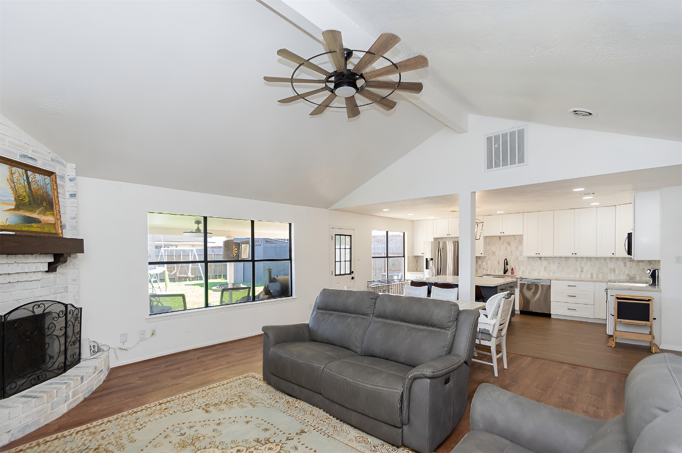 10122 Rustic Gate Road La Porte, TX 77571 - Photo 5 of 33