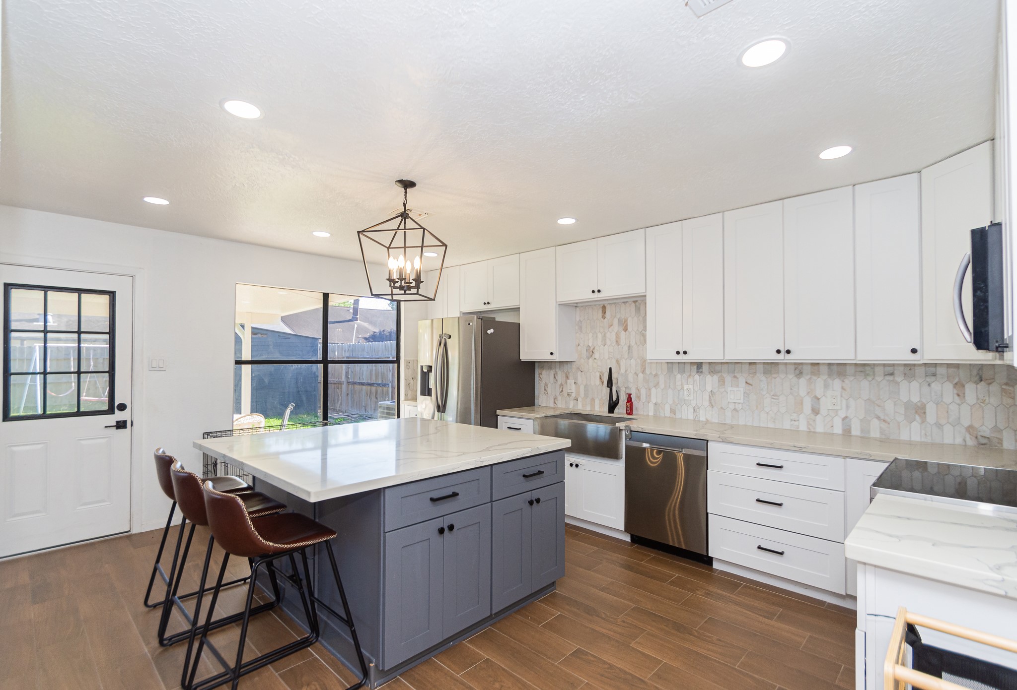 10122 Rustic Gate Road La Porte, TX 77571 - Photo 10 of 33