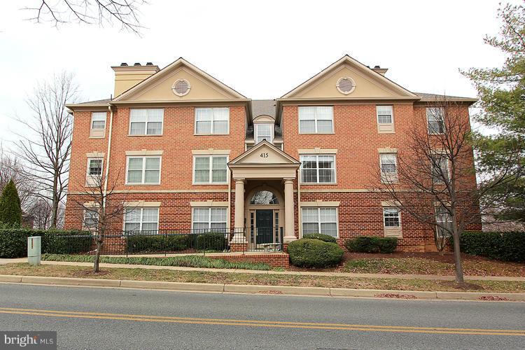 415 Ridgepoint Place, Unit 24 Gaithersburg, MD 20878 - Photo 2 of 24 Exterior (Front)