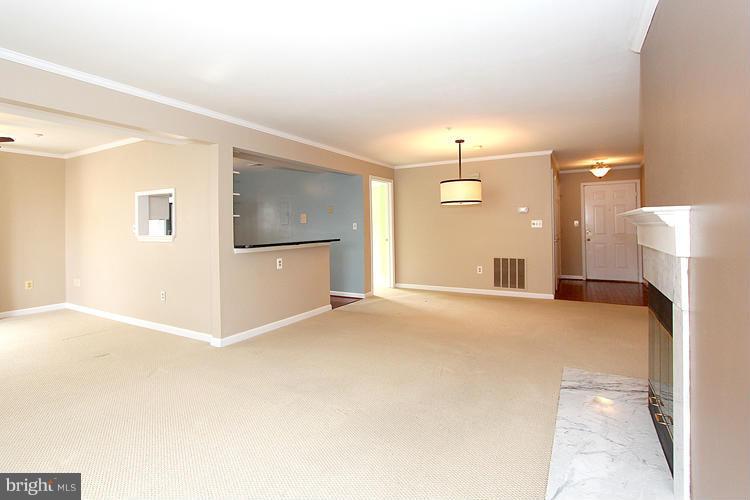 415 Ridgepoint Place, Unit 24 Gaithersburg, MD 20878 - Photo 13 of 24 Living Room