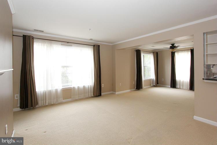 415 Ridgepoint Place, Unit 24 Gaithersburg, MD 20878 - Photo 14 of 24 Living Room