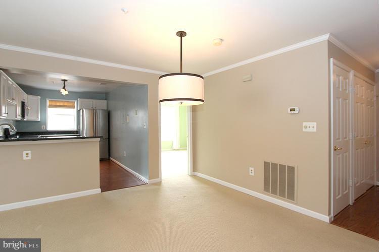 415 Ridgepoint Place, Unit 24 Gaithersburg, MD 20878 - Photo 6 of 24 Dining Room