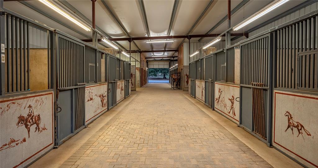 990 Farm To Market 113 Weatherford, TX 76088 - Photo 18 of 37 a view of entryway