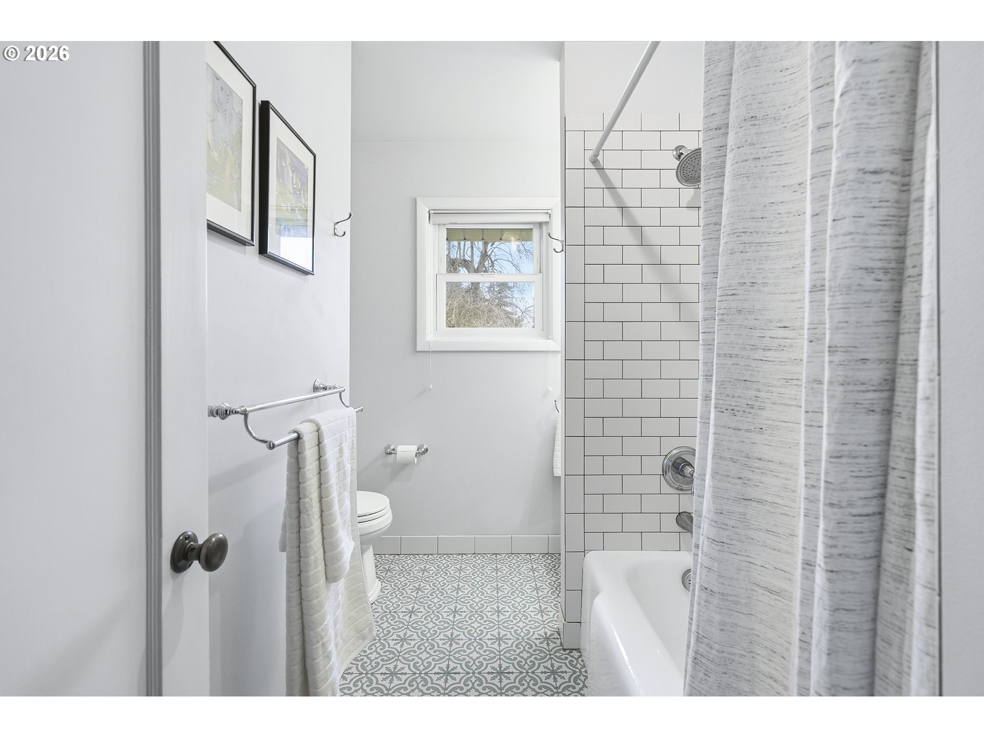 6123 Northeast Halsey Street Portland, OR 97213 - Photo 20 of 46 a bathroom with a shower