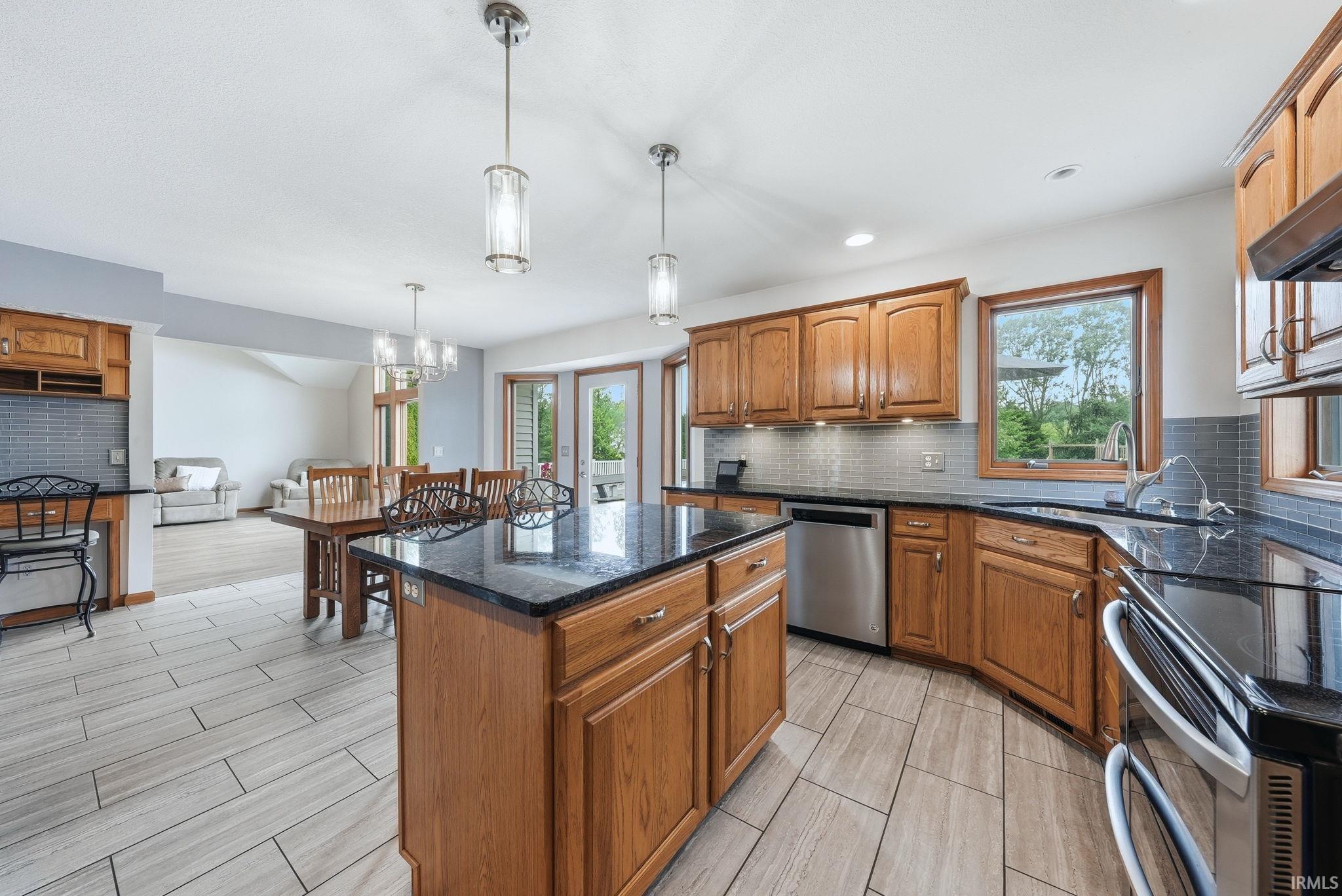 7833 Garman Road Auburn, IN 46706 - Photo 7 of 36