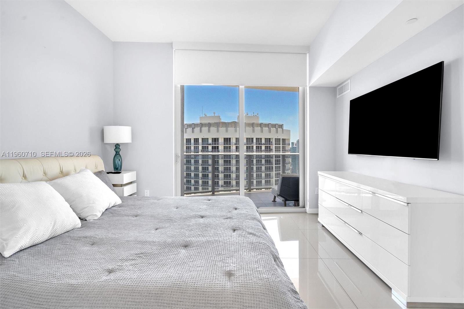 488 Northeast 18th Street, Unit PH02 Miami, FL 33132 - Photo 21 of 40