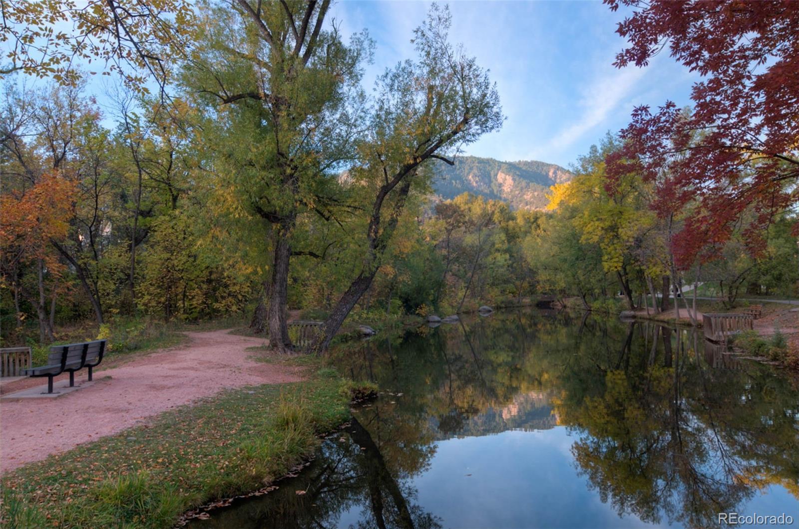 1633 4th Street, Unit C Boulder, CO 80302 - Photo 38 of 40 a backyard of a house with lots of green space