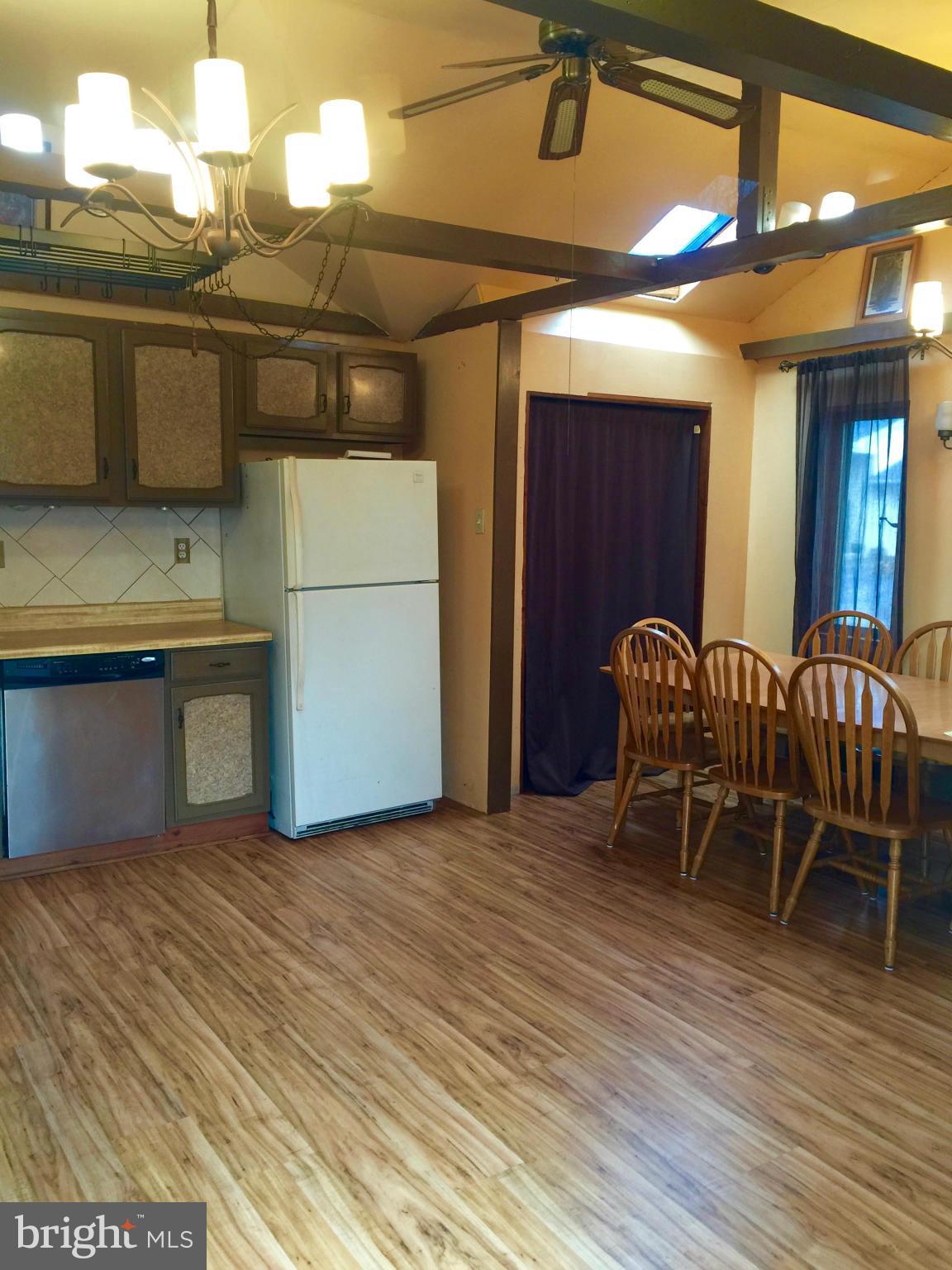 592 Riverside Drive Pasadena, MD 21122 - Photo 13 of 15 Dining Room