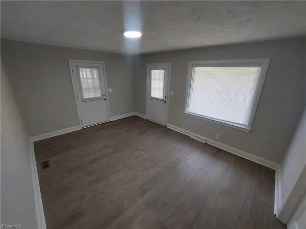 $1,395 | 414 East Peachtree Drive, High Point, NC 27265