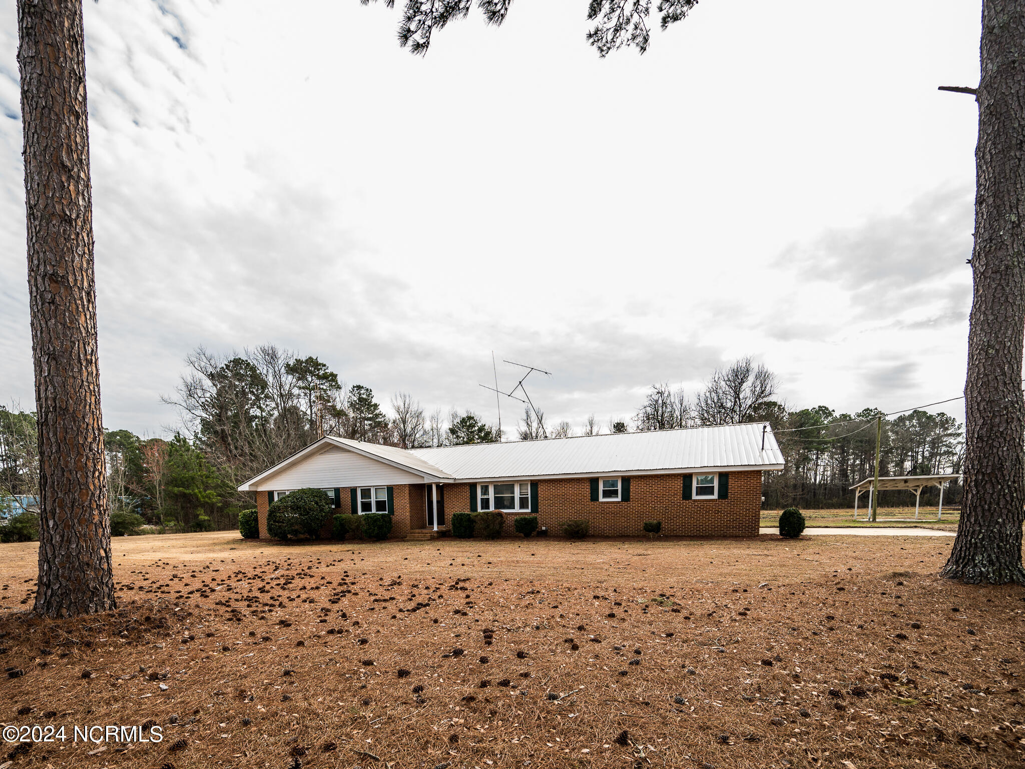 1982 Rowan R Road Lumberton, NC 28358 - Photo 1 of 59 Front View