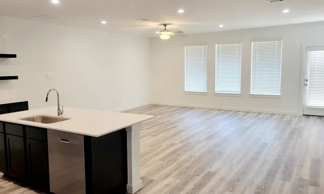 $2,450 | 12236 City Rose Court, Houston, TX 77047