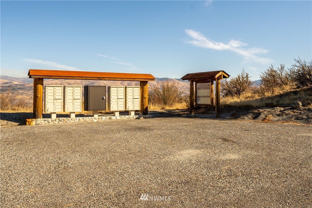238 Hawks Ridge Road Chelan, WA 98816 - Photo 22 of 25 Gallery Image 22