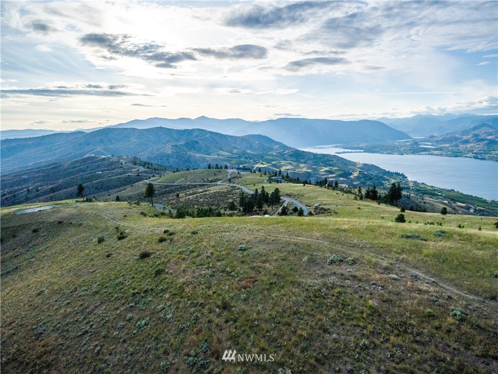 238 Hawks Ridge Road Chelan, WA 98816 - Photo 8 of 25 Gallery Image 8