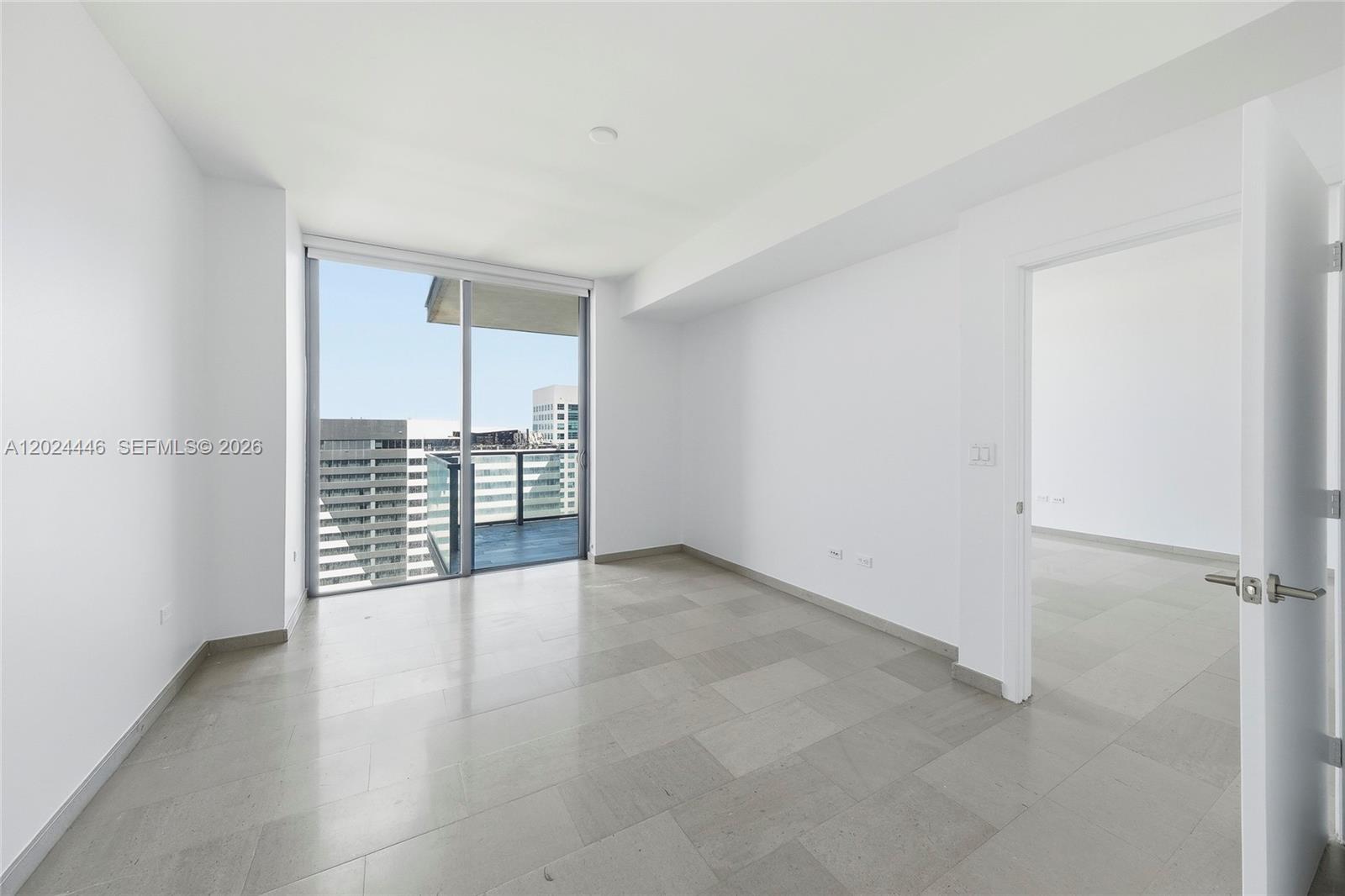 88 Southwest 7th Street, Unit 2008 Miami, FL 33130 - Photo 16 of 47
