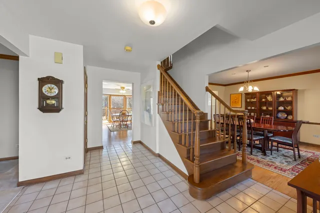 $750,000 | 73 Venetian Way Circle, Wheaton, IL 60189