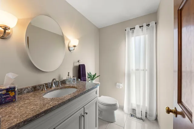 $750,000 | 73 Venetian Way Circle, Wheaton, IL 60189