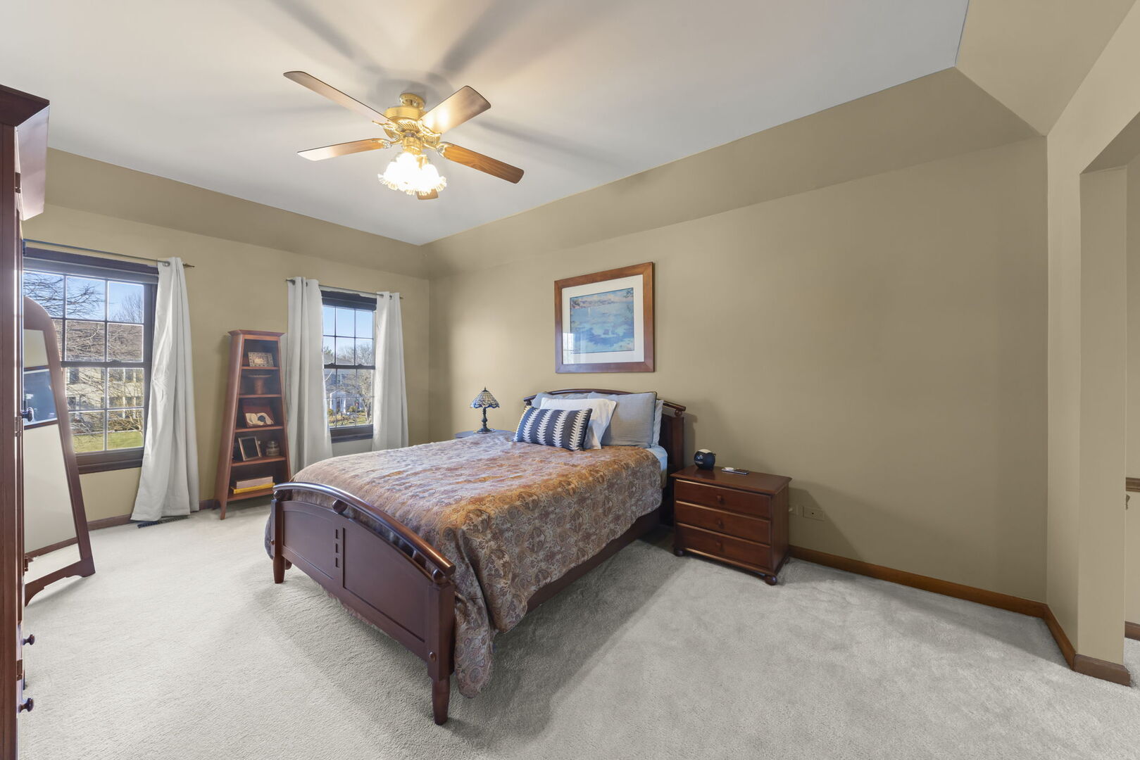 73 Venetian Way Circle Wheaton, IL 60189 - Photo 17 of 47 a bedroom with a bed and window
