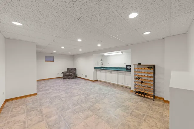 $750,000 | 73 Venetian Way Circle, Wheaton, IL 60189