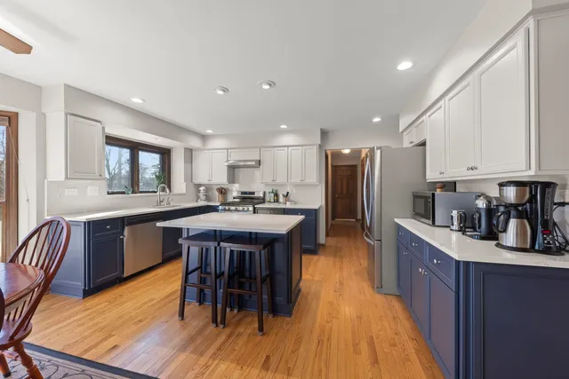 $750,000 | 73 Venetian Way Circle, Wheaton, IL 60189