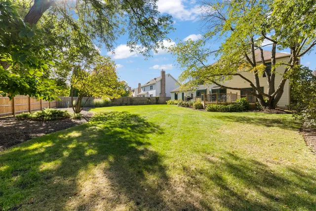 $750,000 | 73 Venetian Way Circle, Wheaton, IL 60189