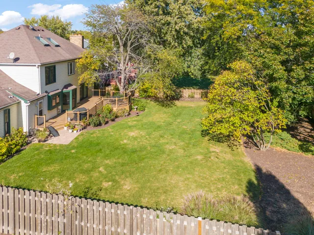 $750,000 | 73 Venetian Way Circle, Wheaton, IL 60189