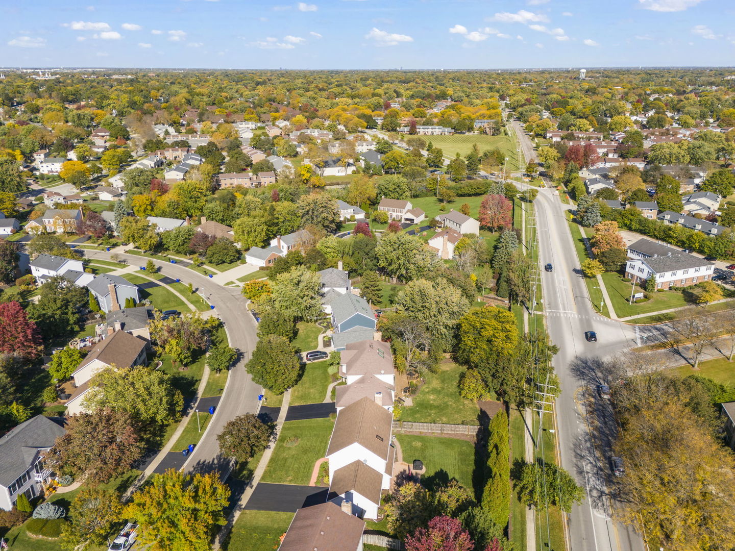 73 Venetian Way Circle Wheaton, IL 60189 - Photo 38 of 47 a view of a city
