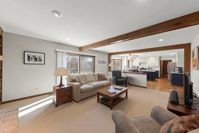 $750,000 | 73 Venetian Way Circle, Wheaton, IL 60189