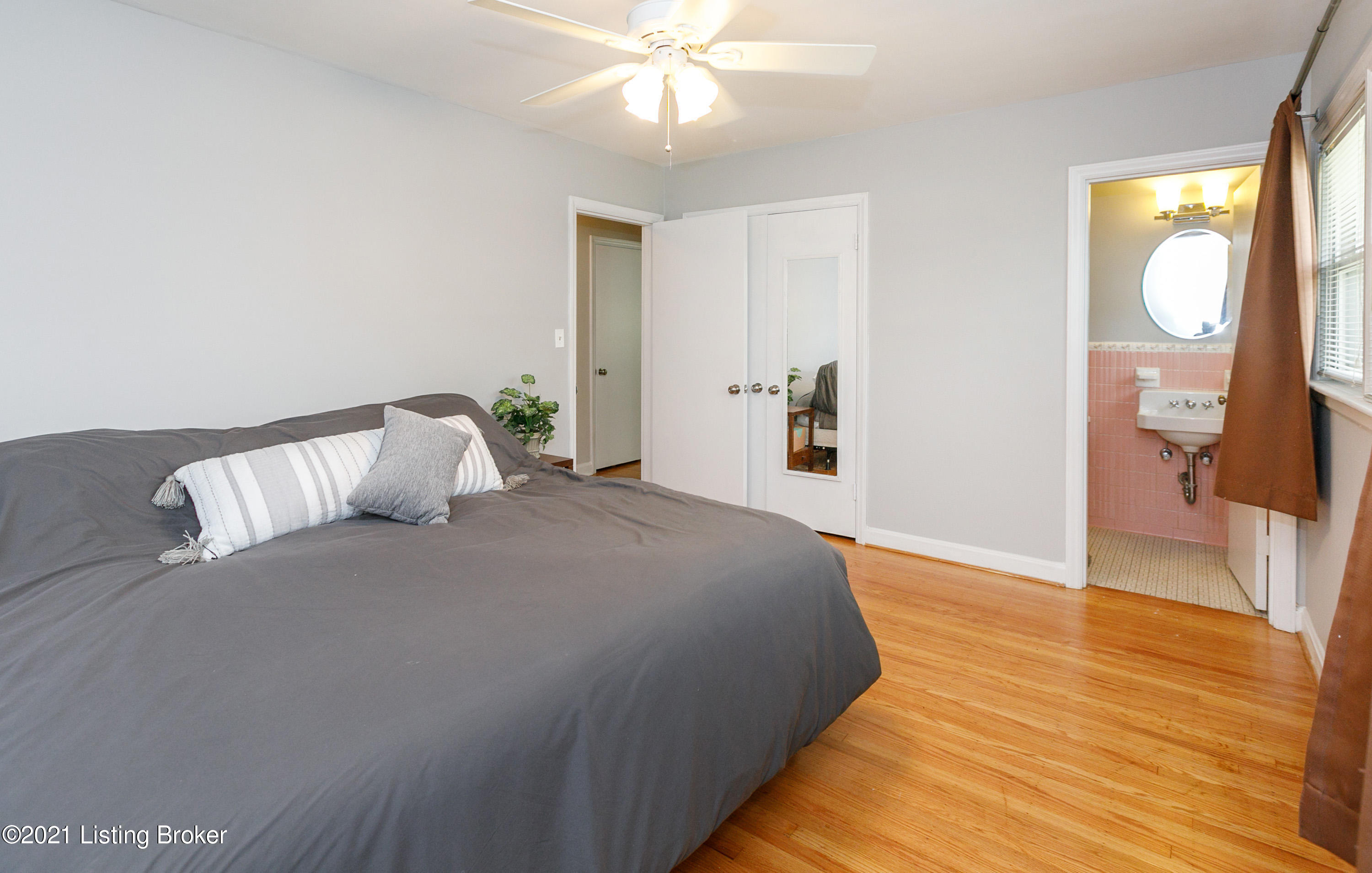 3717 Chevy Chase Road Louisville, KY 40218 - Photo 15 of 37 Primary Bedroom